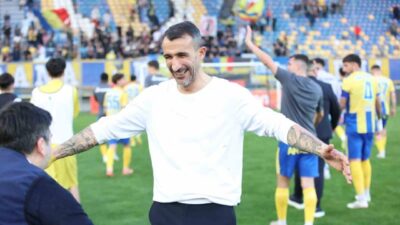 Teknik Direktör Mehmet Topal, Avrupa’nın çeşitli liglerinden gelen teklifleri değerlendirmeye