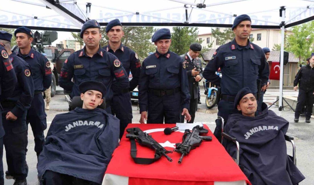 Sivas’ta düzenlenen ‘Temsili Askerlik Uygulaması’ töreninde soğuk ve yağışlı hava