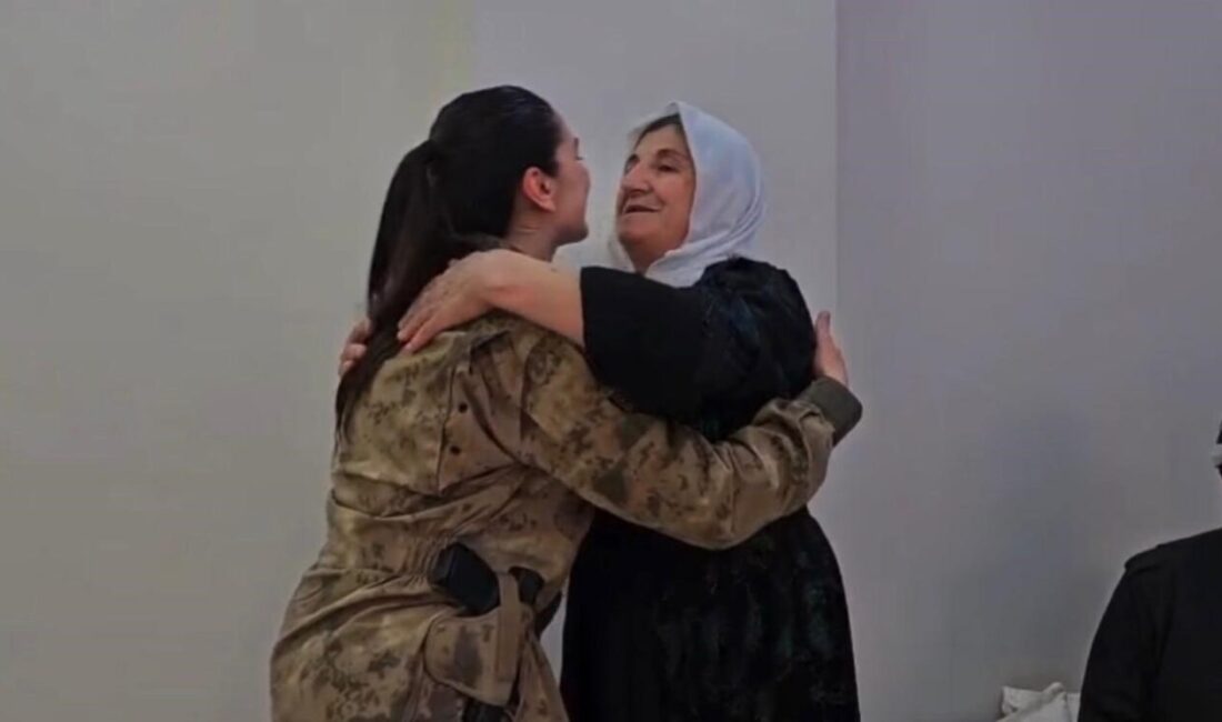 Şırnak’ta Mehmetçik, şehit anneleri ile bir araya gelerek Anneler Günü’nü