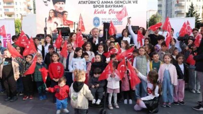 Melikgazi Belediyesi’nin düzenlemiş olduğu etkinlikte Çarşı Melikgazi, 19 Mayıs Atatürk’ü