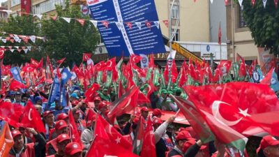 Çorum’da 1 Mayıs Emek ve Dayanışma Günü dolayısı meydanı dolduran
