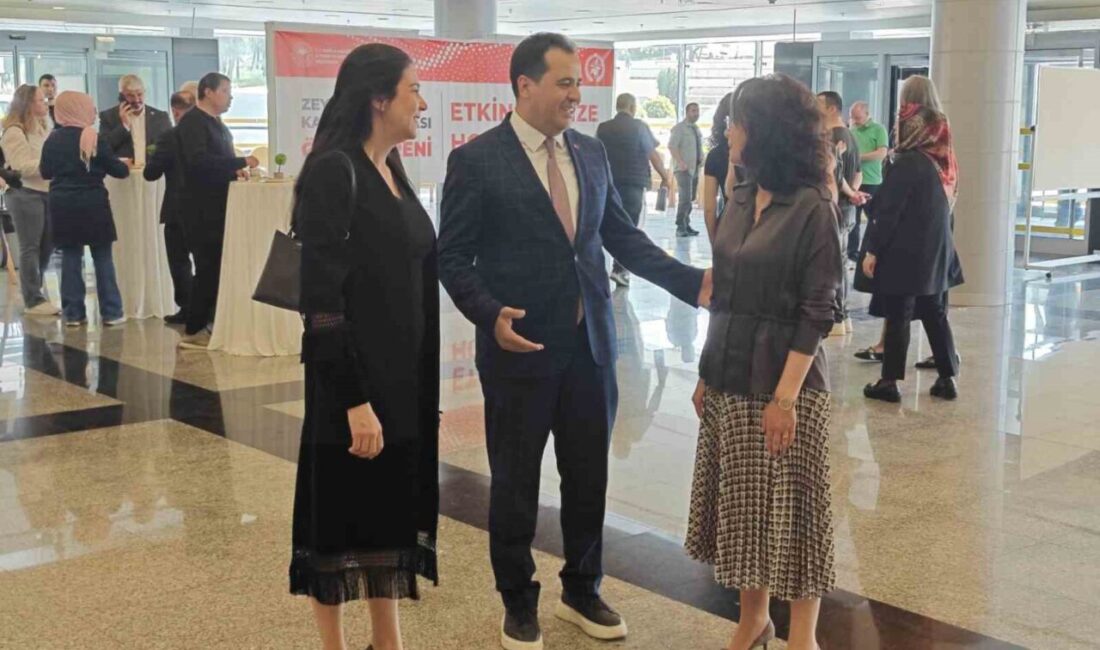 Muğla Sıtkı Koçman Üniversitesi tarafından düzenlenen Hemşirelik Haftası Paneli ve