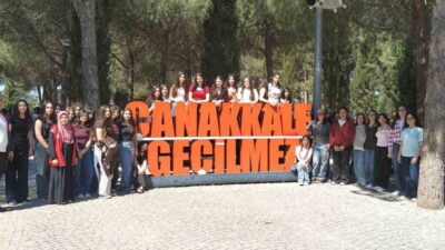 Menteşe Uluslararası Gençlik Merkezi gönüllüleri, “Bir Destandır Çanakkale” programı kapsamında