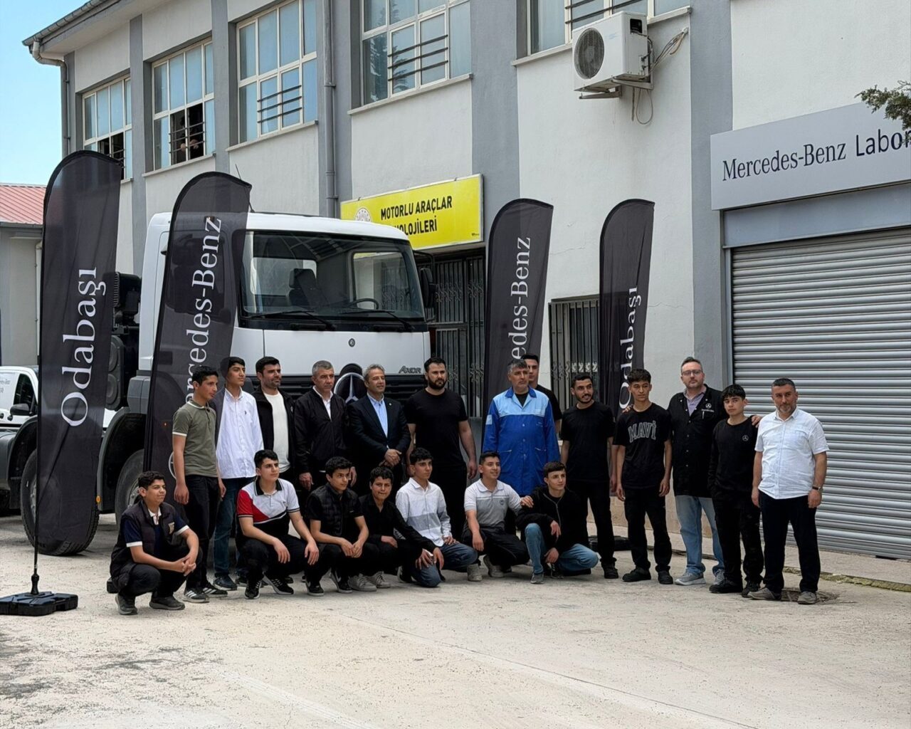 Mercedes-Benz Türk, 2014 yılında Milli Eğitim Bakanlığı işbirliğiyle hayata geçirdiği