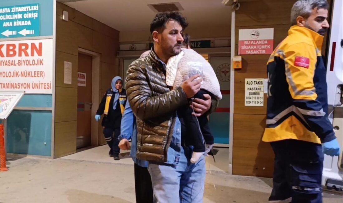 Bursa’nın İnegöl ilçesinde merdivenlerden yuvarlanan 1 yaşındaki bebek yaralandı. Olay,