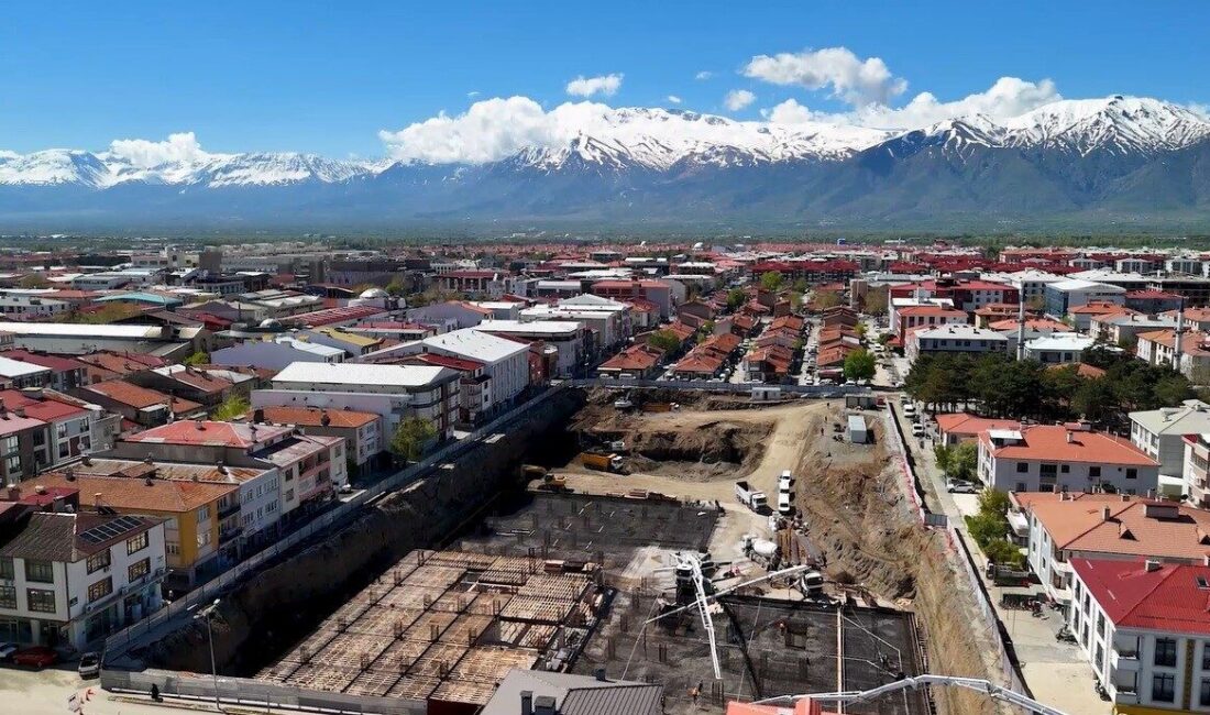 Erzincan Belediye Başkanı Bekir Aksun, şehrin çehresini değiştirecek “Merkez Çarşısı