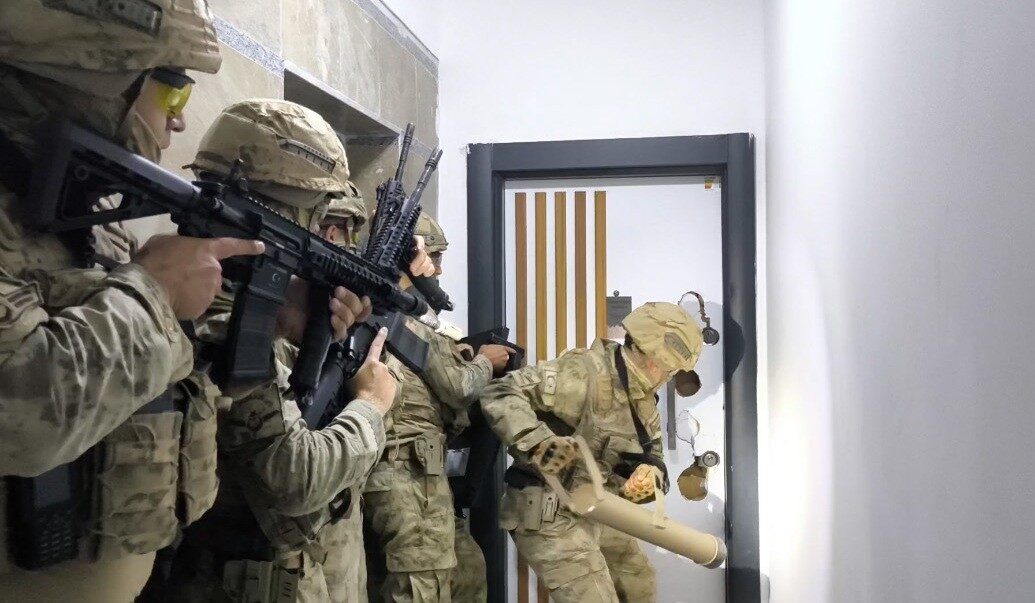 Mersin merkezli 7 ilde düzenlenen yasa dışı bahis operasyonunda gözaltına