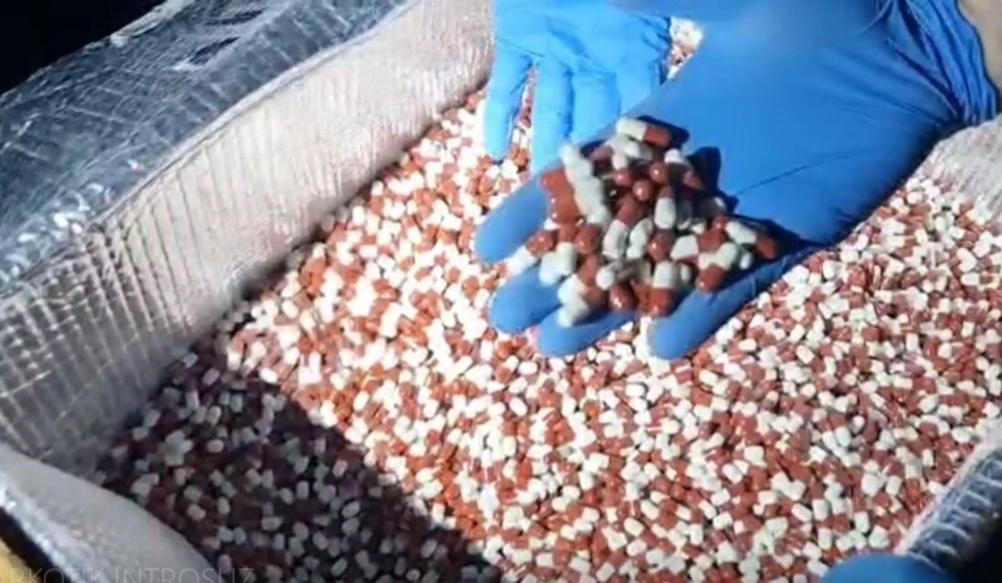 Mersin’de polis ekiplerince durdurulan bir araçta yapılan aramada 317 bin