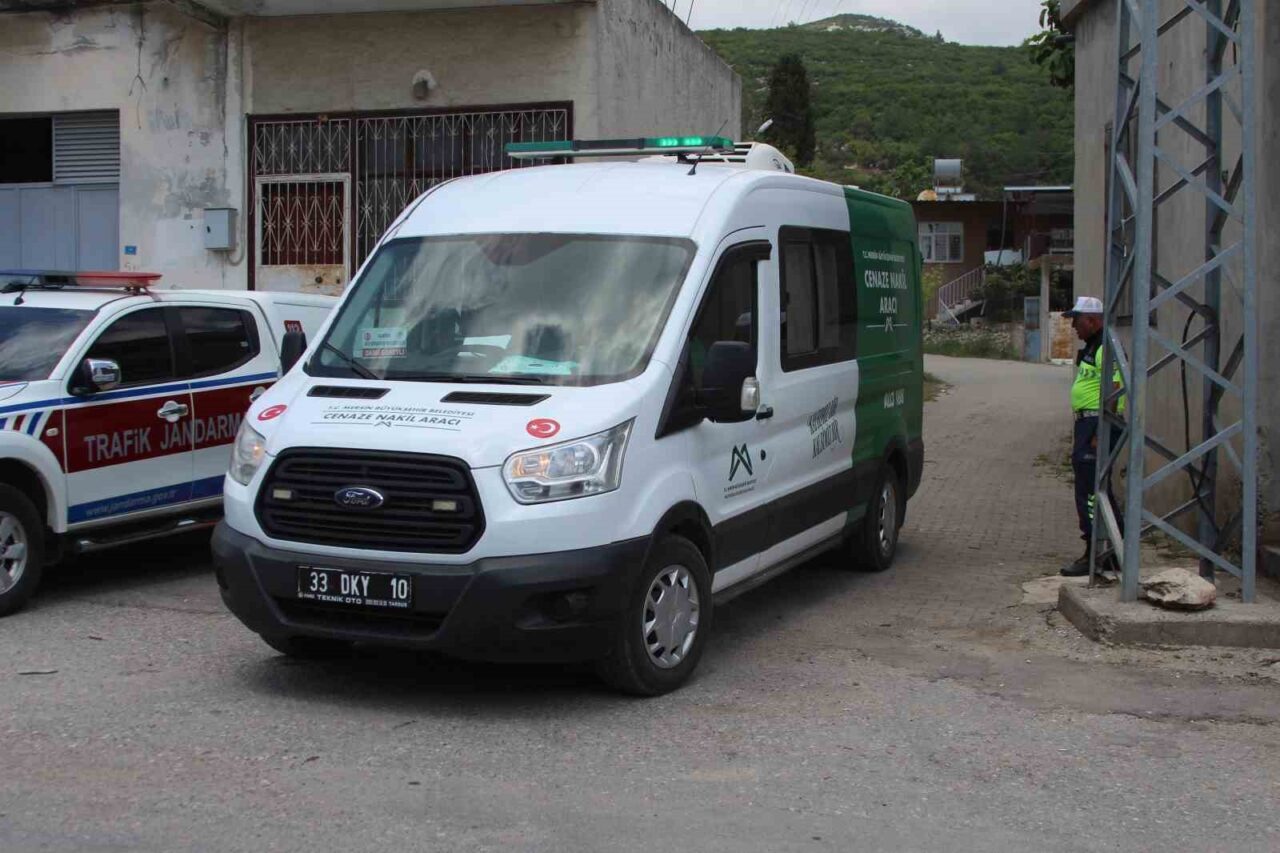 Mersin’de 6 kişiyi öldürüp 8 kişiyi yaraladıktan sonra kıstırıldığı evde
