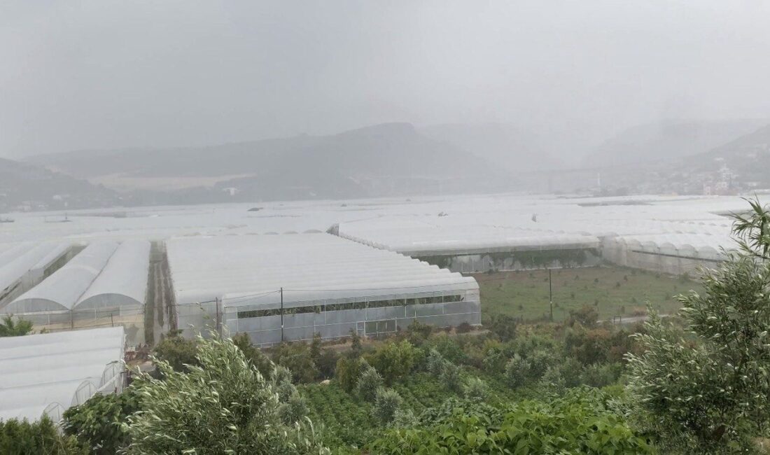 Meteorolojinin yaptığı kuvvetli yağış uyarısının ardından Mersin’in Erdemli ilçesinde beklenen