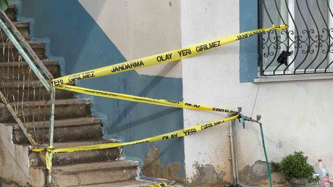 Mersin’in Bozyazı ilçesinde mide bulantısı ve kusma şikâyetleriyle kaldırıldıkları hastanede