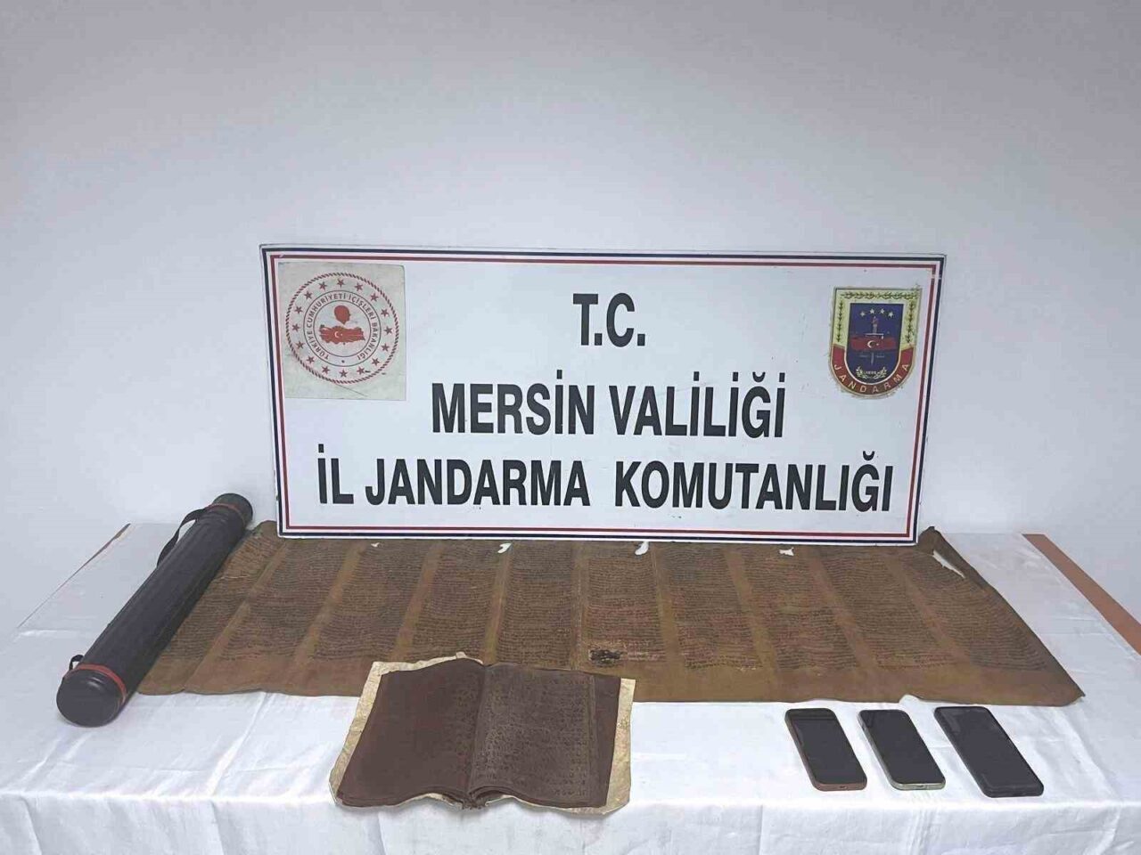 Mersin’de jandarma ekiplerinin düzenlediği tarihi eser kaçakçılığı operasyonunda 2 şüpheli