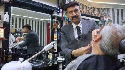 Hatay’ın Reyhanlı ilçesinde 46 yıldır berberlik yapan Selahattin Aslan, son