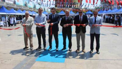 Aydın İl Milli Eğitim Müdürlüğü tarafından Atatürk Kent Meydanı’nda düzenlenen