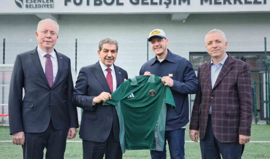 Dünyaca ünlü eski futbolcu ve AK Parti MKYK Üyesi Mesut