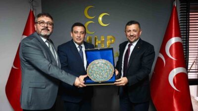 Milliyetçi Hareket Partisi (MHP) Kütahya Milletvekili Ahmet Erbaş bir takım