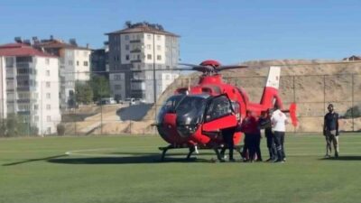 Malatya’nın Darende ilçesinde mide kanaması geçiren 78 yaşındaki hasta, hava