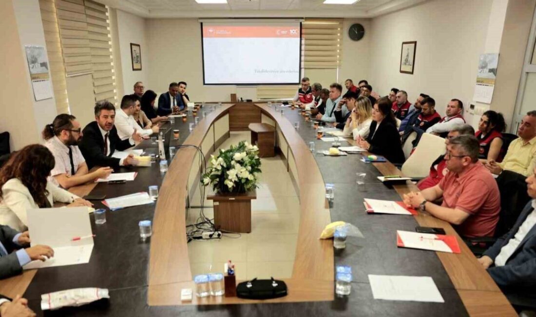 Çanakkale’de buzağı kayıplarının azaltılmasına yönelik çalışmalar çerçevesinde ‘Milli Kolostrum Projesi’