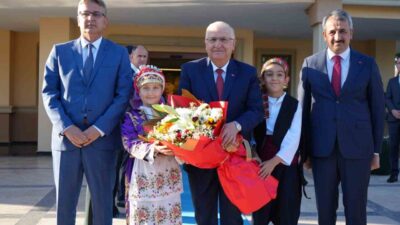 Milli Savunma Bakanı Yaşar Güler, çeşitli temas ve ziyaretlerde bulunmak