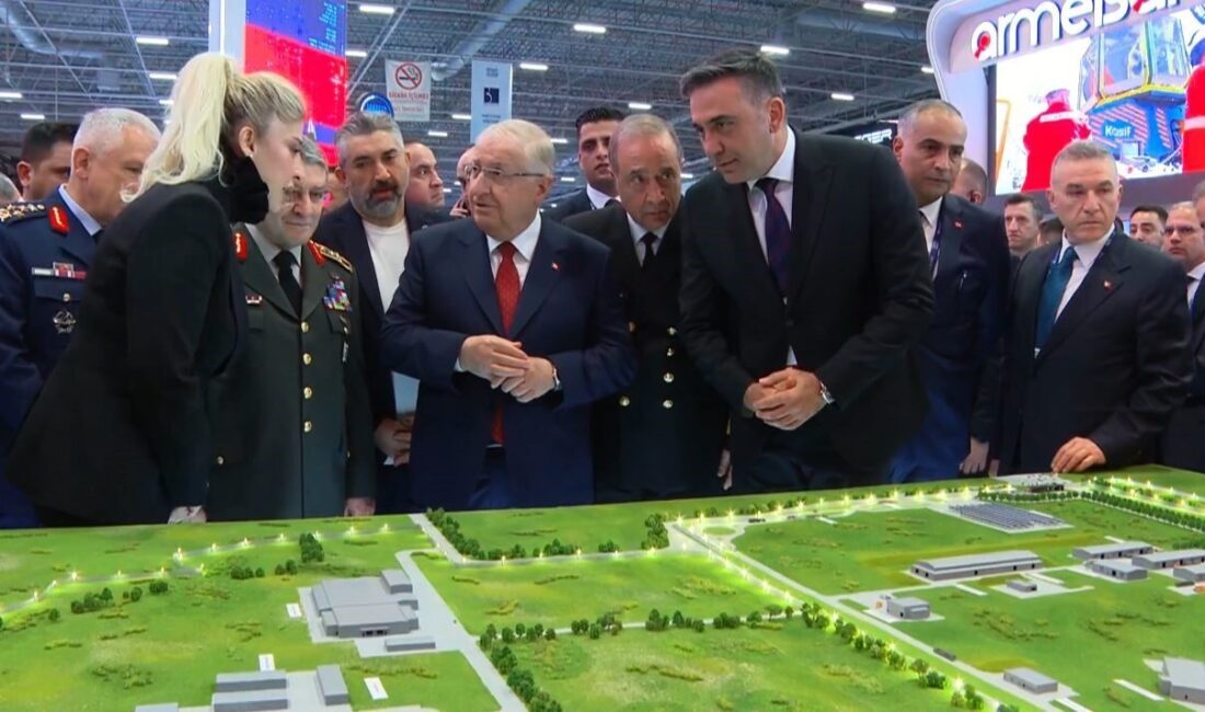Milli Savunma Bakanı Yaşar Güler, SAHA EXPO’da yer alan savunma