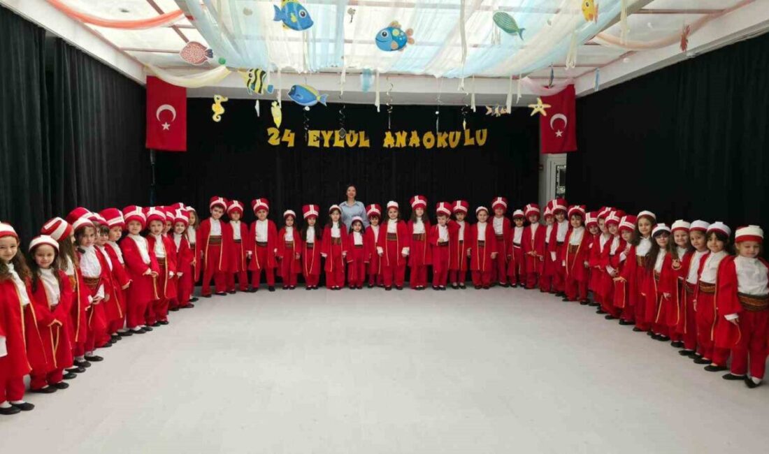 Afyonkarahisar’ın Bolvadin ilçesindeki anaokulunda eğitim gören minikler mehteran takımı kurup,