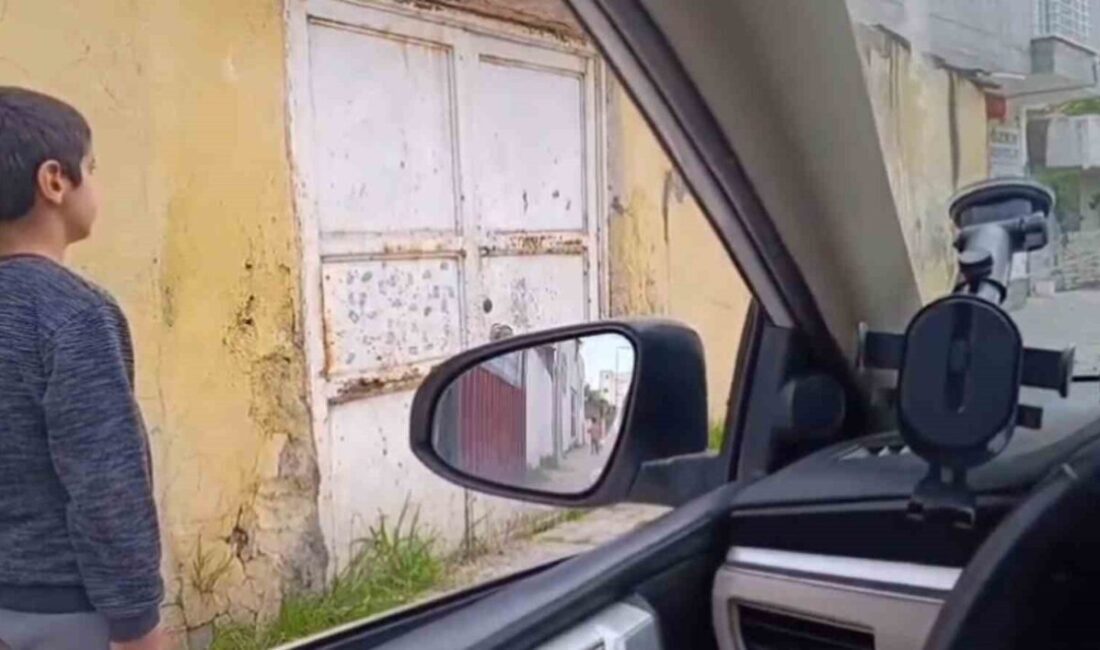 Şırnak’ın Cizre ilçesinde ilkokul öğrencisi Emre Özer’in İstiklal Marşı okunduğu