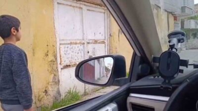 Şırnak’ın Cizre ilçesinde ilkokul öğrencisi Emre Özer’in İstiklal Marşı okunduğu