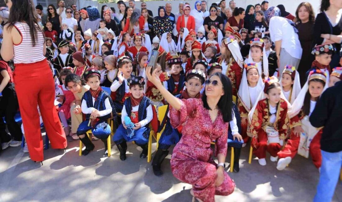 Yunusemre’de 170 ana sınıfı öğrencisi, yöresel halk oyunları ve renkli