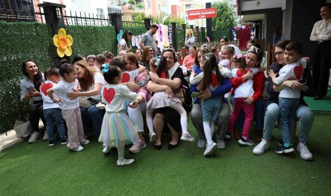 Efeler Belediyesi Gündüz Bakımevleri’nde Anneler Günü dolayısıyla düzenlenen etkinliklerde minik