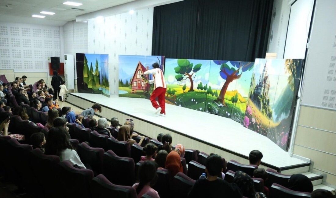 Kartepe’de kültür ve sanat etkinlikleri çerçevesinde sahnelenen “Miyav Karnavalı” adlı