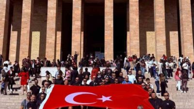 Karabük’ün Safranbolu ilçesinde geleneksel hale gelen bayrak sürüşü etkinliğinde, 83