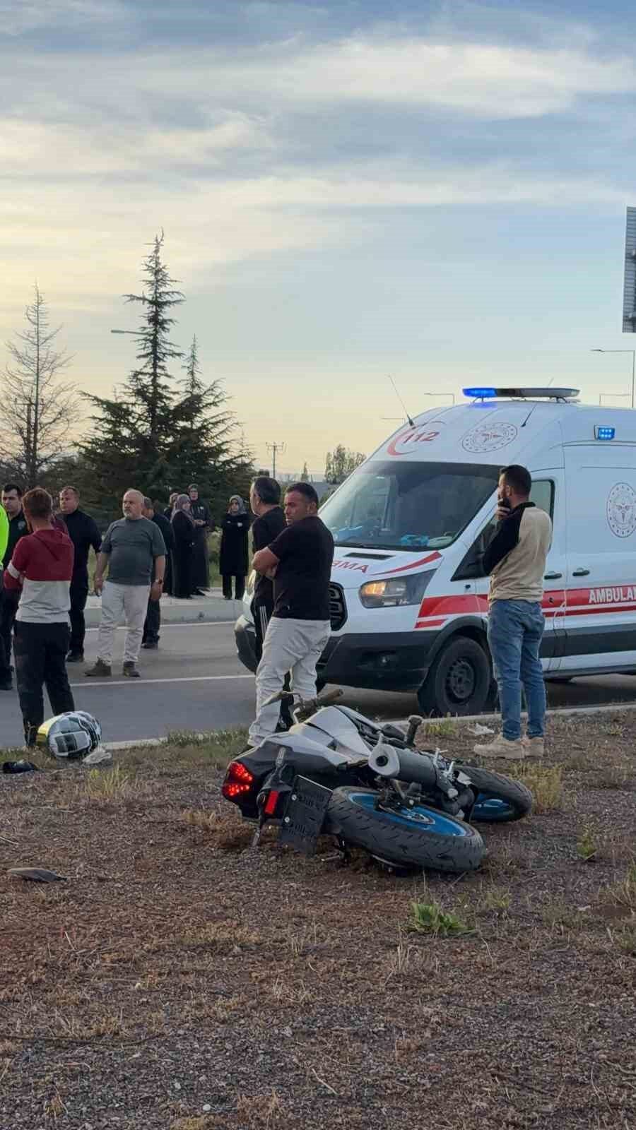 Konya’nın Beyşehir ilçesinde kontrolden çıkan motosikletin devrildiği kazada kadın sürücü