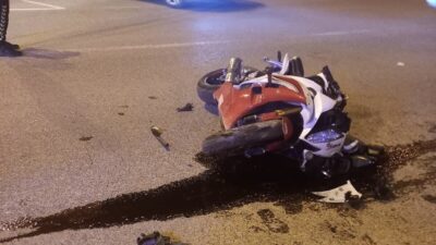 Adıyaman’da otomobil ile motosikletin çarpışması sonucu 1 kişi yaralandı. Edinilen