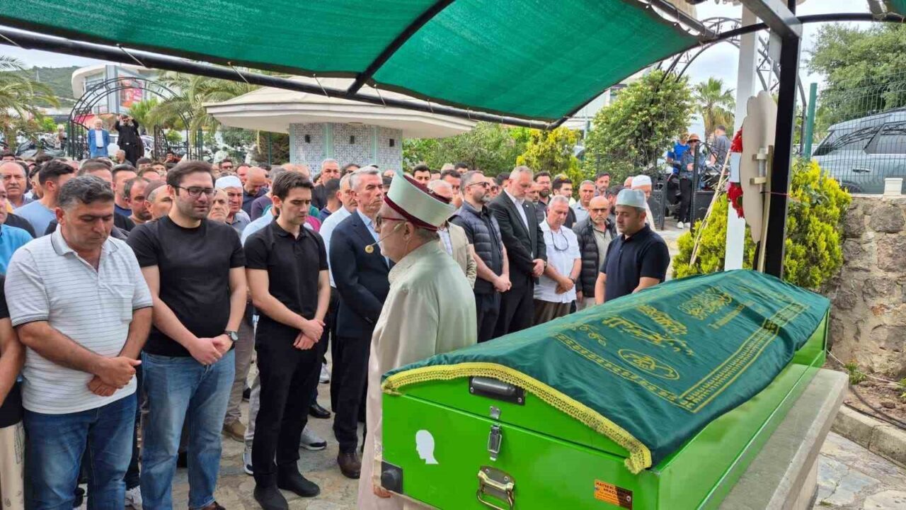 Bodrum’da yolun karşısına geçmeye çalışırken motosikletin çarpması sonucu yaşamını yitiren