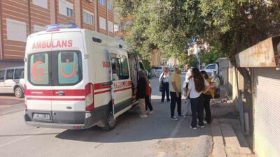 Manavgat ilçesinde sokakta bisikletiyle manevra yapmakta olan 9 yaşındaki kız