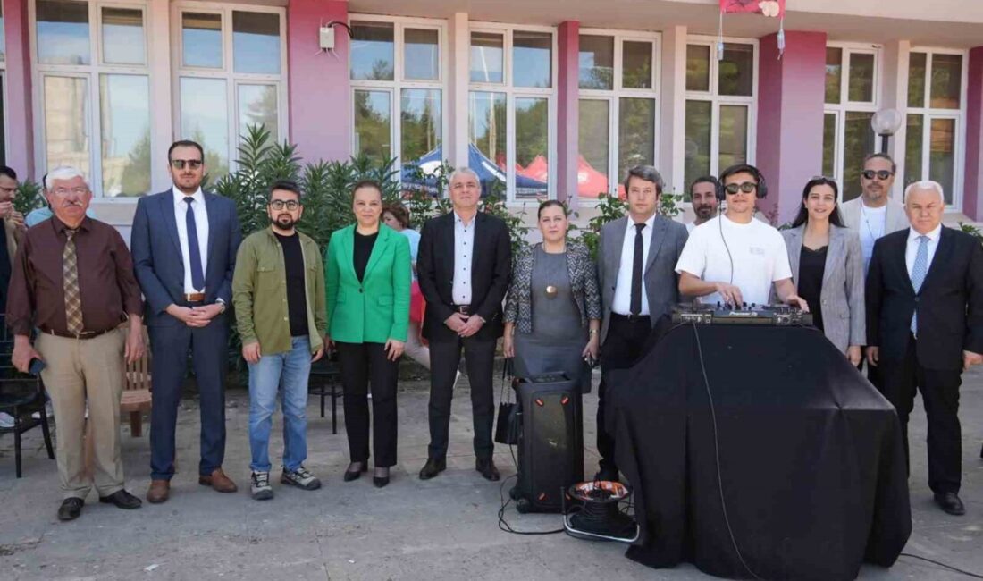 Muğla Sıtkı Koçman Üniversitesi’nde (MSKÜ) öğrenciler ile sektör temsilcilerinin bir