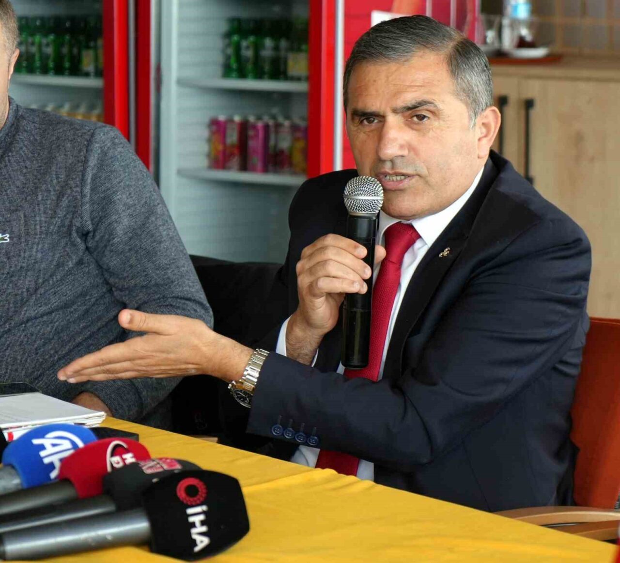 Milliyetçi Hareket Partisi (MHP) Samsun İl Başkanı Burhan Mucur, teşkilat