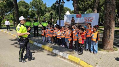 Aydın’ın Nazilli ilçesinde trafik haftası etkinlikleri kapsamında eğitimler sürüyor. Eğitimleri