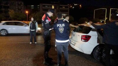 Muğla’da bayram öncesi gece saatlerinde gerçekleştirilen geniş çaplı denetimde, şüpheli
