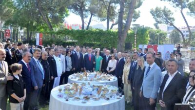 Muğla Valiliği tarafından Kurban Bayramı dolayısıyla geleneksel bayramlaşma töreni düzenlendi.