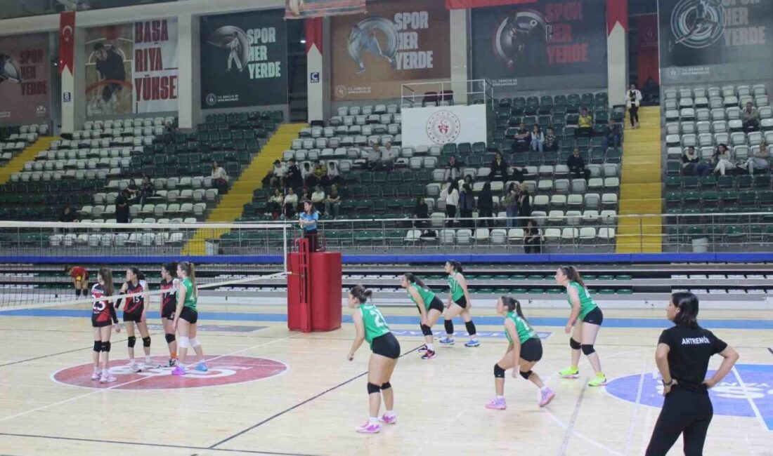 Türkiye Voleybol Federasyonu Küçük Kızlar Gelişim Ligi’nde mücadele eden Muğlaspor