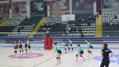 Türkiye Voleybol Federasyonu Küçük Kızlar Gelişim Ligi’nde mücadele eden Muğlaspor