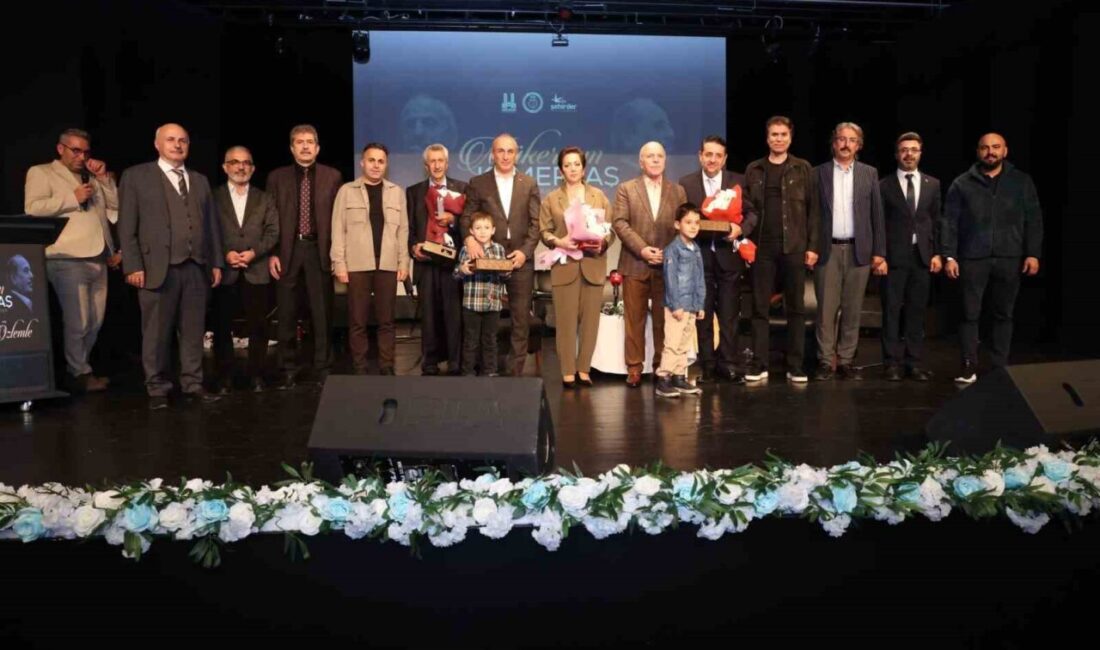 Türk halk müziğinin unutulmaz sesi Mükerrem Kemertaş, Erzurum’da düzenlenen anlamlı