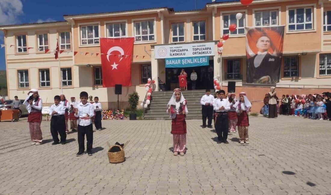 Van’ın Muradiye ilçesindeki Topuzarpa İlk ve Ortaokulu tarafından düzenlenen ‘Bahar