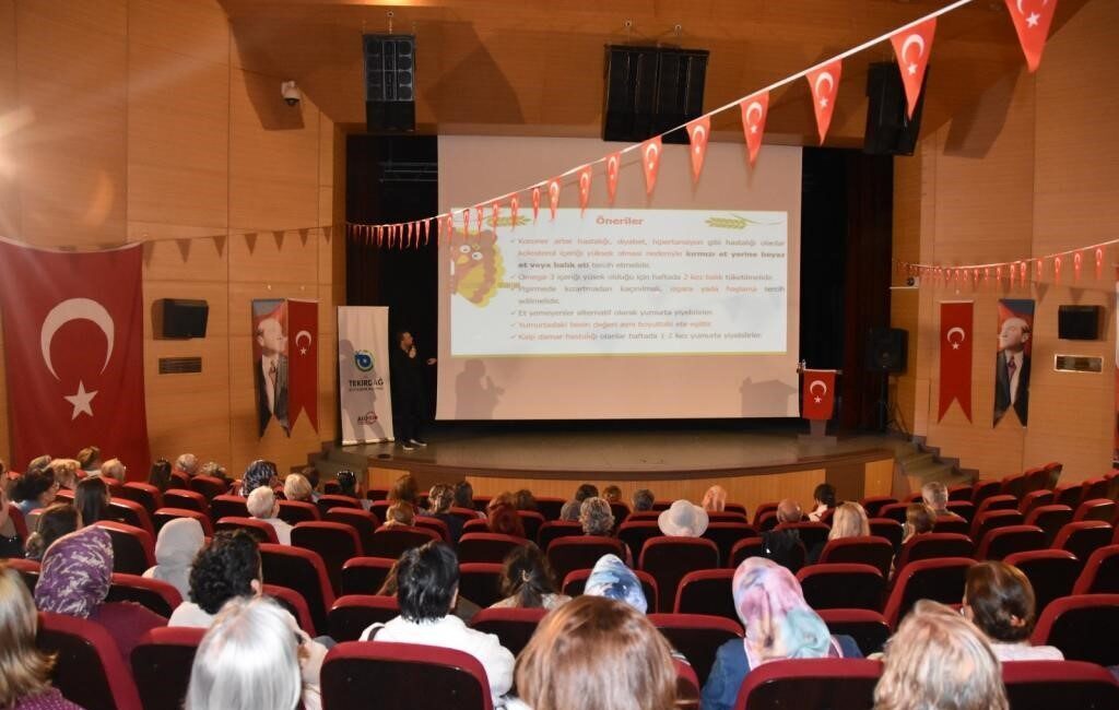 Tekirdağ Büyükşehir Belediyesi tarafından düzenlenen “Sağlıklı ve Dengeli Beslenmenin Önemi”