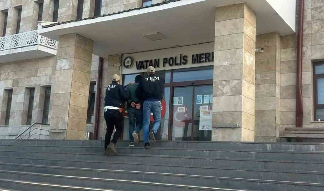 Muş’ta polis ekiplerince yürütülen çalışmalarda, haklarında kesinleşmiş hapis cezası bulunan