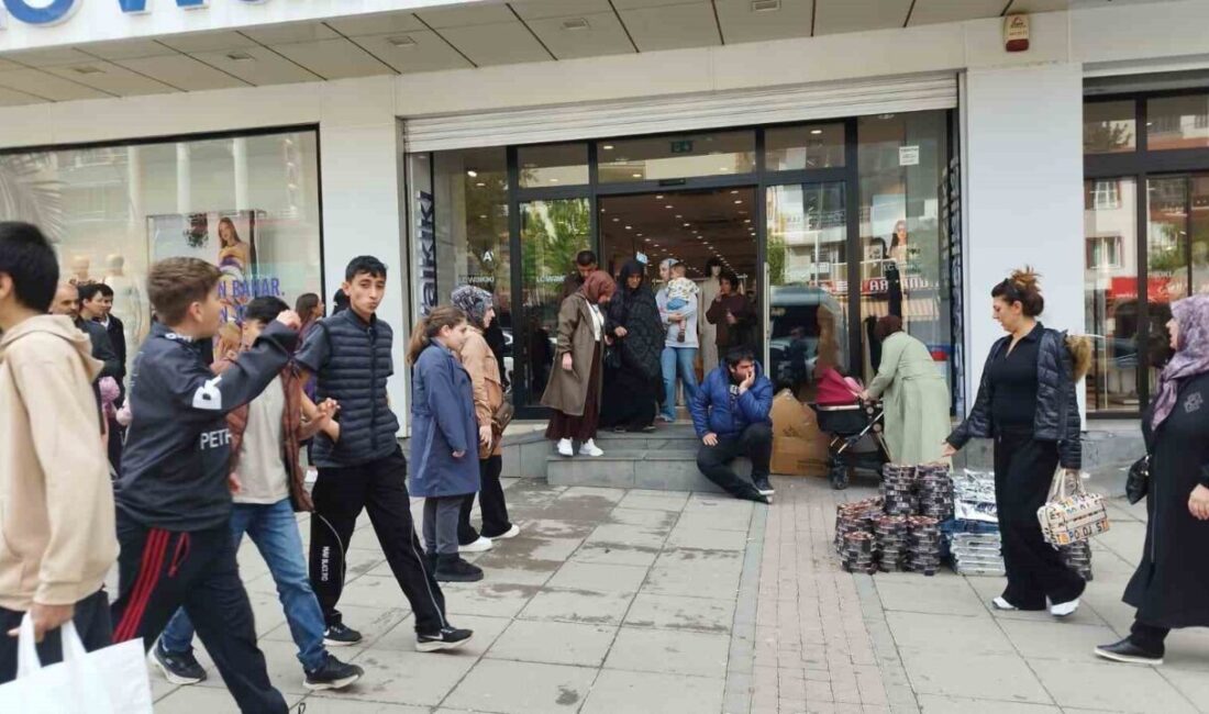 Kurban Bayramı’na sayılı günler kala Muş’ta bayram alışverişi yoğunluğu yaşanmaya