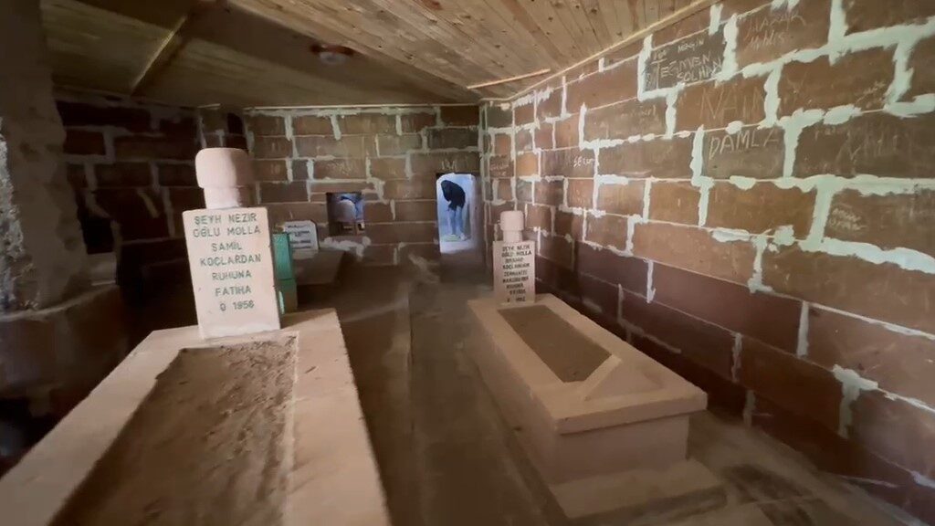 Muş’un Çatbaşı köyü sınırlarında bulunan Abdulvahap Gazi Türbesi, Kurban Bayramı