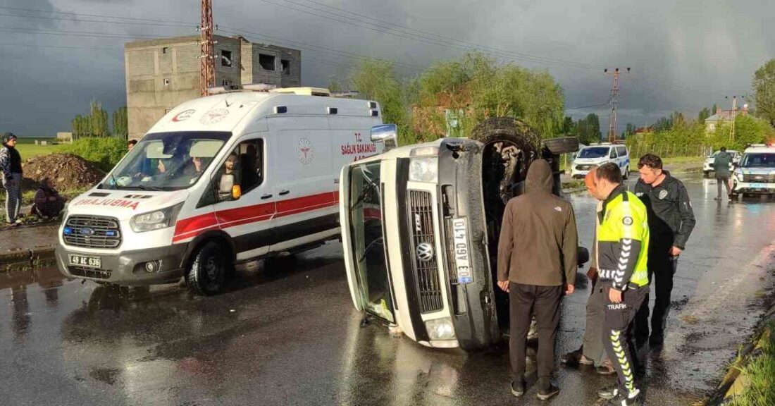 Muş’un Hasköy ilçesinde şiddetli dolu yağışı, trafik kazasını da beraberinde