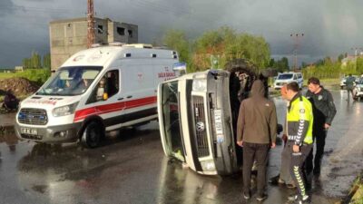 Muş’un Hasköy ilçesinde şiddetli dolu yağışı, trafik kazasını da beraberinde